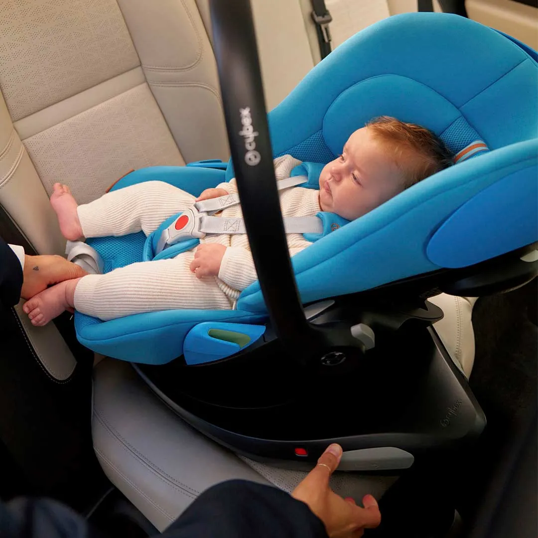 CYBEX Cloud G i-Size Plus Car Seat - Moon Black
